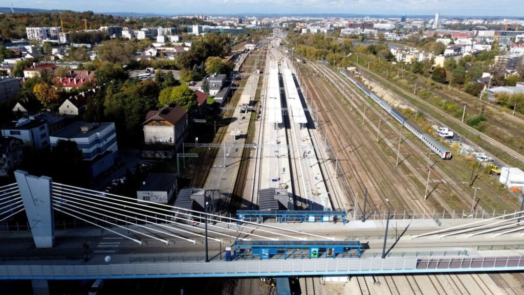 Nowe perony na stacji Kraków Płaszów dostępne dla podróżnych