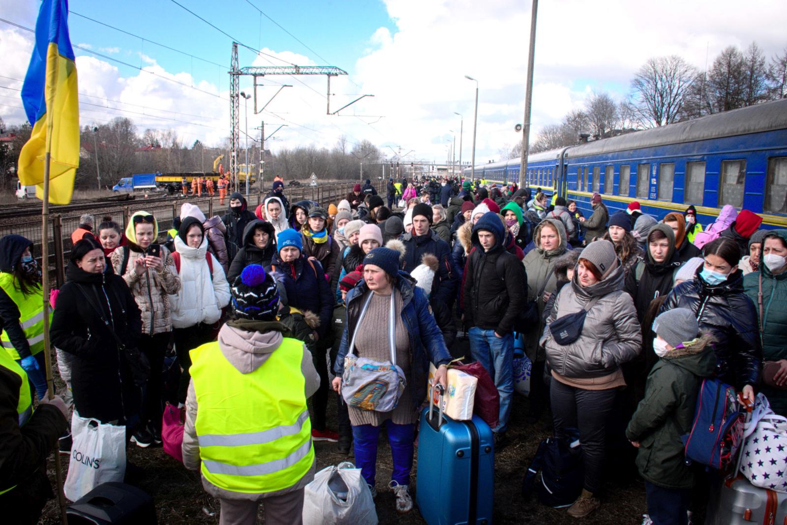 Pociąg na szerokich torach przywiózł uchodźców ze Lwowa do Olkusza