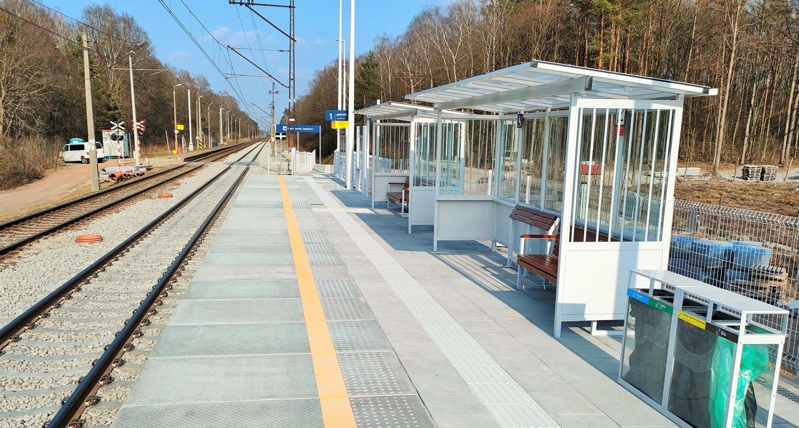 Kujawsko-Pomorskie: Nowe perony zapewniły lepszy dostęp do kolei oraz ułatwiły wsiadanie do pociągów w kierunku Torunia i Olsztyna