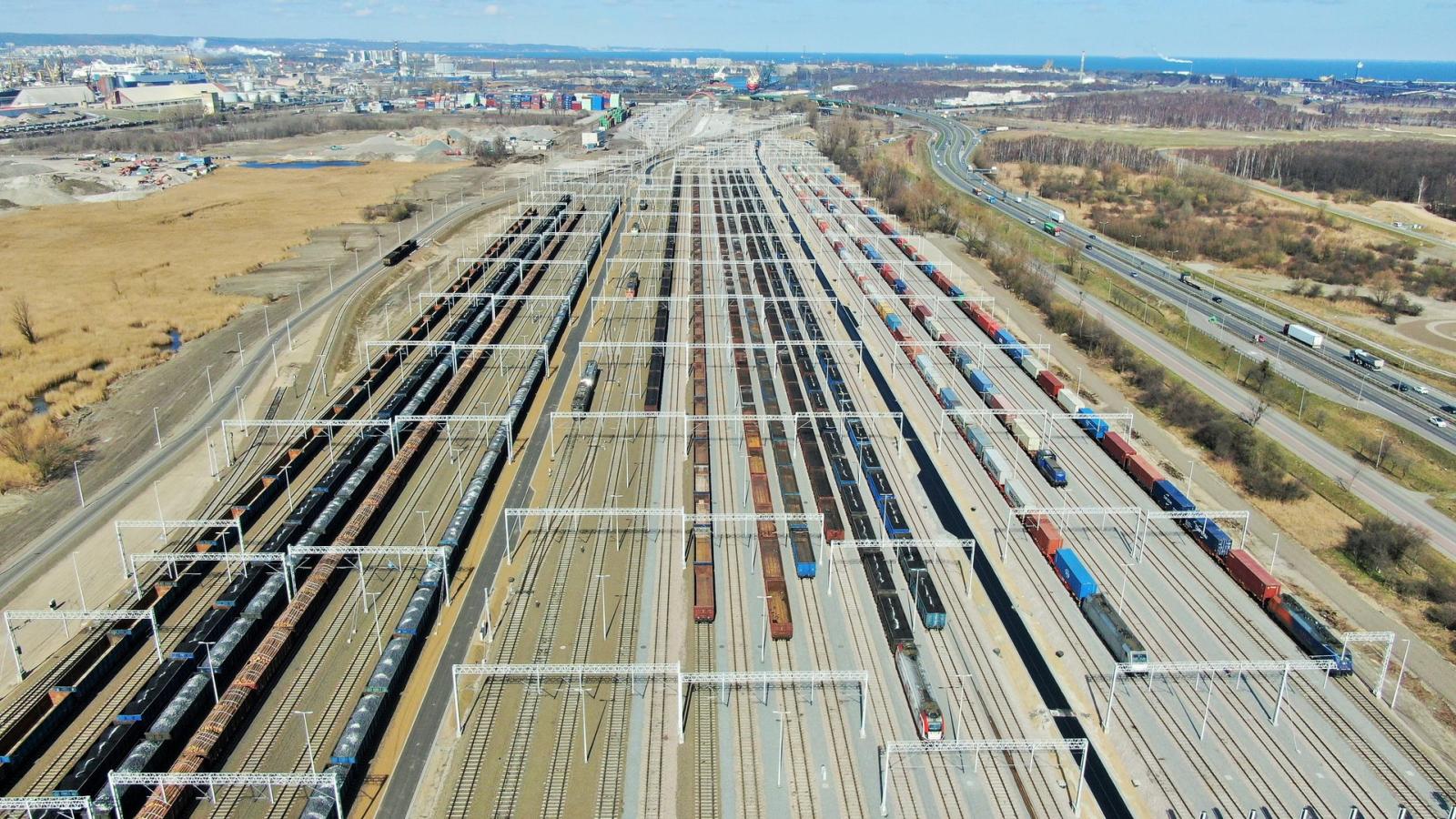 Większe możliwości morskich portów w Gdyni i Gdańsku dzięki inwestycjom PKP Polskich Linii Kolejowych S.A.1