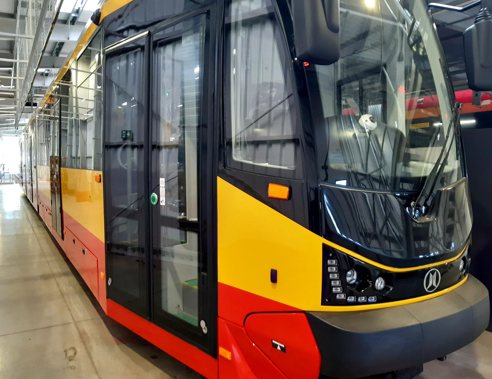 Pierwszy tramwaj Moderus Beta dla Grudziądza trafił do Łodzi na test