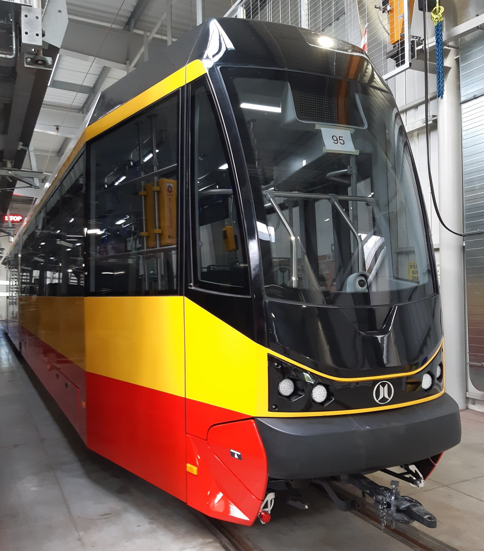 Pierwszy tramwaj Moderus Beta dla Grudziądza trafił do Łodzi na testy