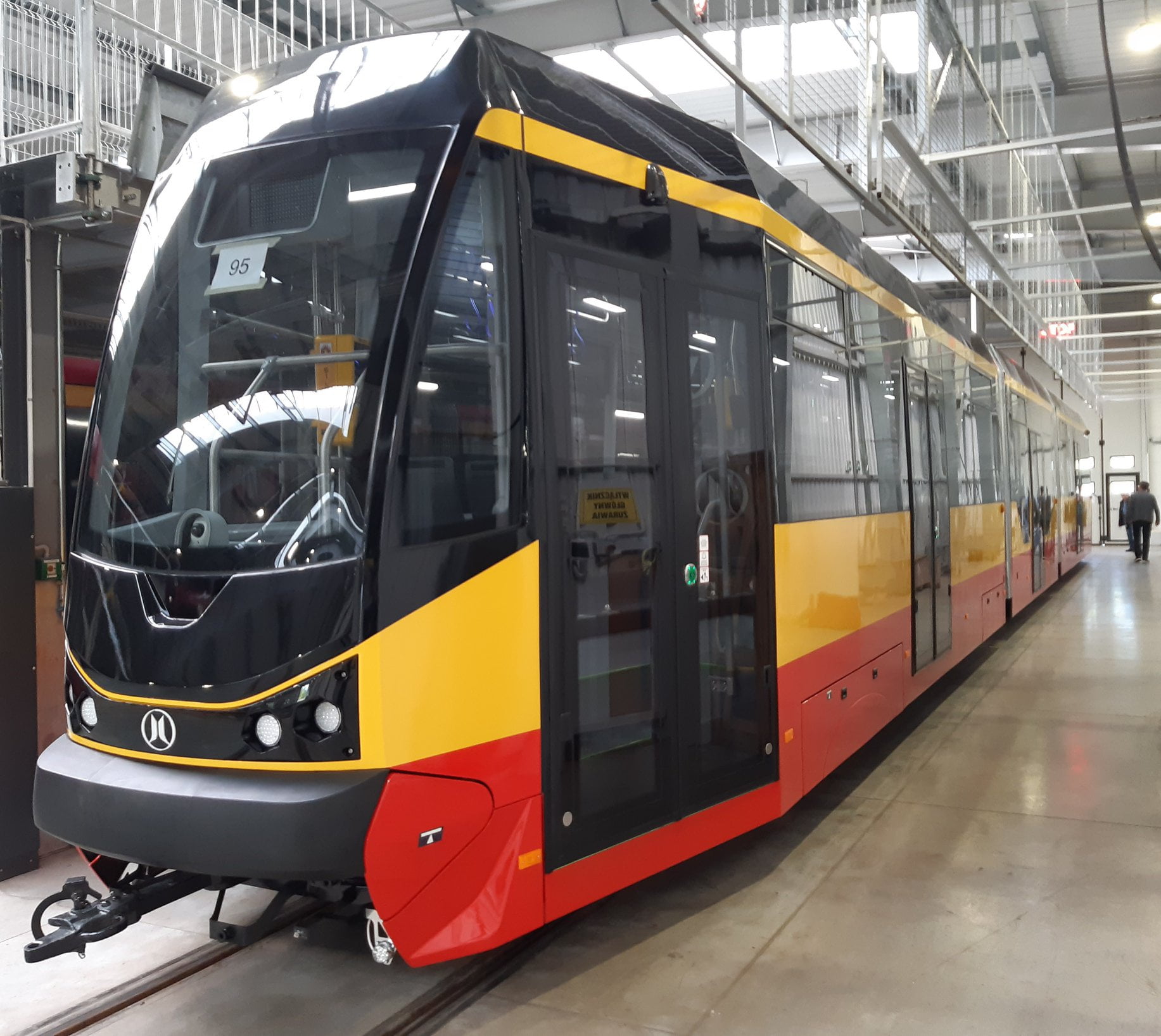 Pierwszy tramwaj Moderus Beta dla Grudziądza trafił do Łodzi na testy