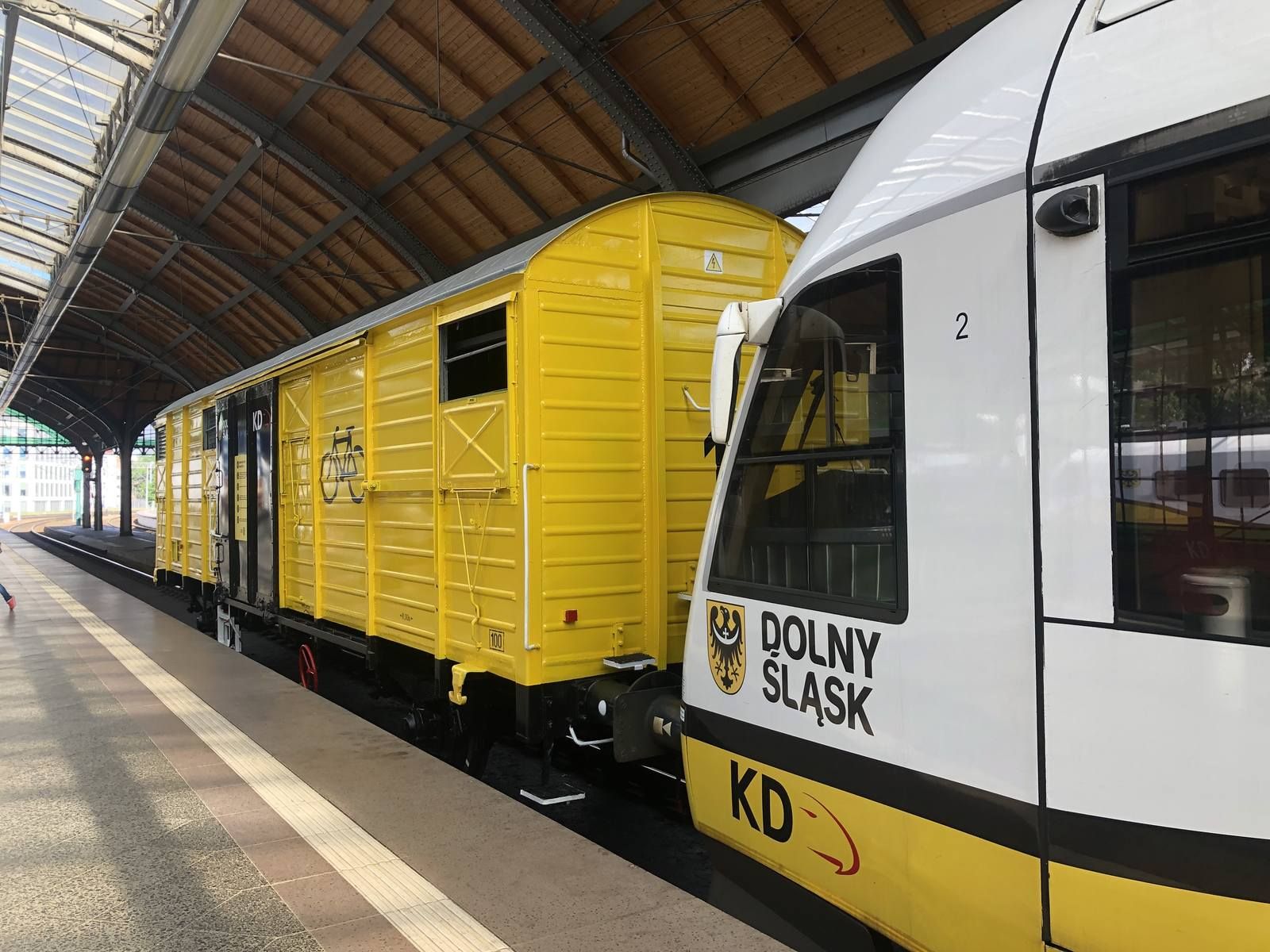 Koleje Dolnośląskie Pierwsze w Polsce wagony rowerowe wyruszyły w trasę