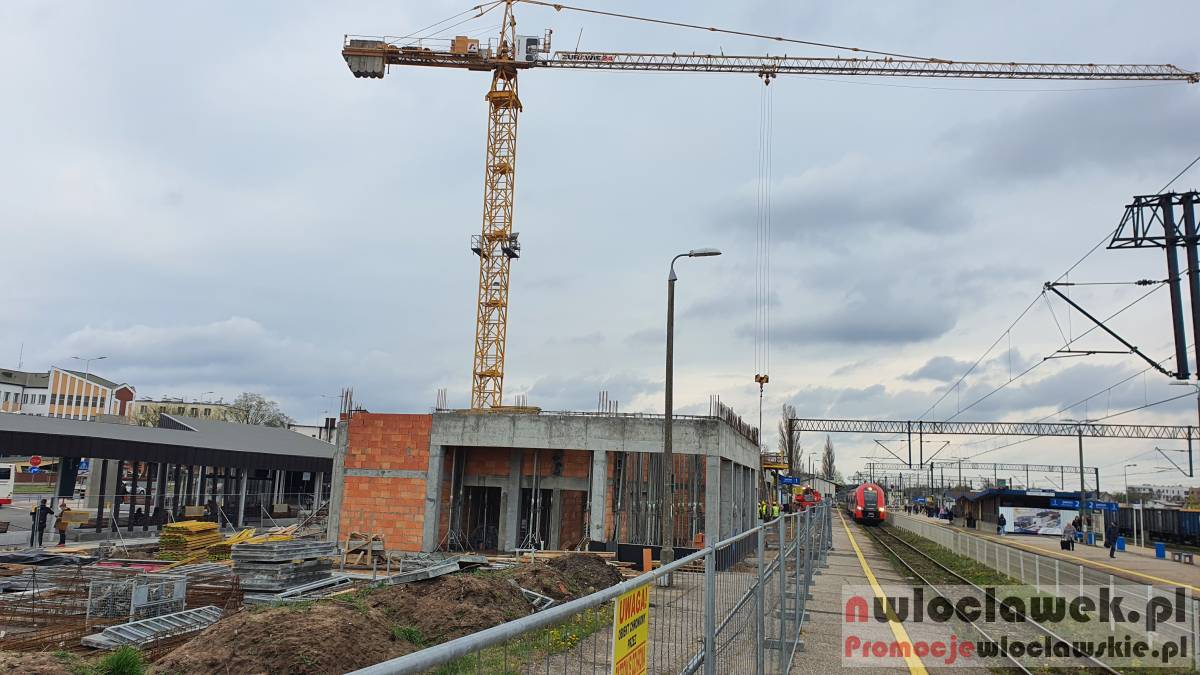  Trwa budowa nowego dworca we Włocławku 