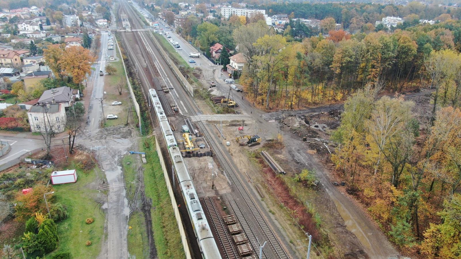 Przybywa bezkolizyjnych skrzyżowań na Rail Baltica. W Kobyłce kolejny etap prac