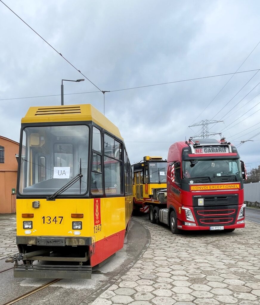 Warszawa wysłała do Ukrainy pierwsze 6 z 23 wagonów serii 105N