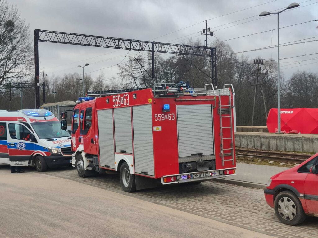 Pomorskie Śmiertelny wypadek na torach w Gościcinie. Wstrzymano ruch pociągów na odcinku Luzino – Wejherowo
