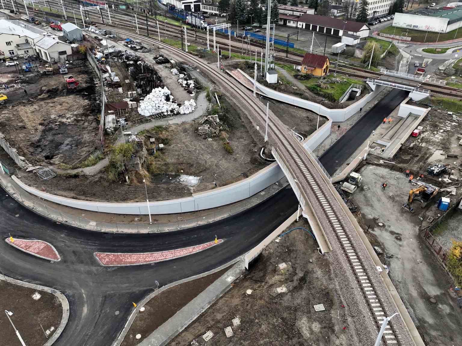 Nowy wiadukt kolejowy w Nowym Sączu oddany do eksploatacji