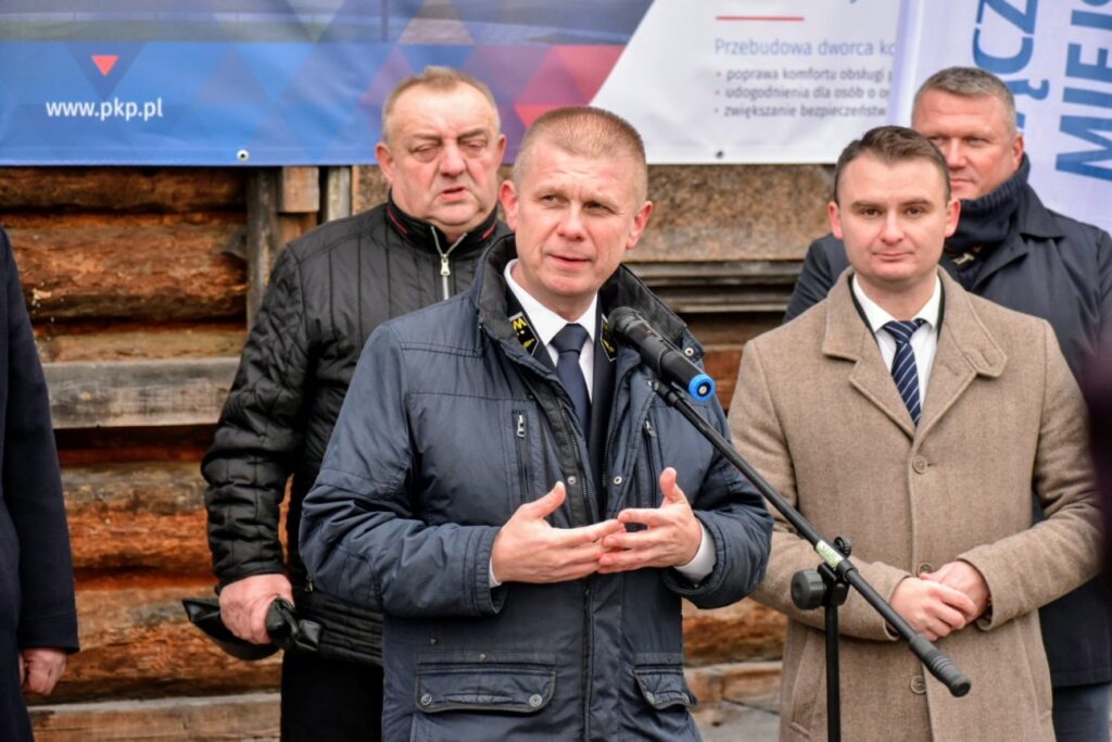 PKP przywróci blask XIX-wiecznemu dworcowi w Gąsocinie