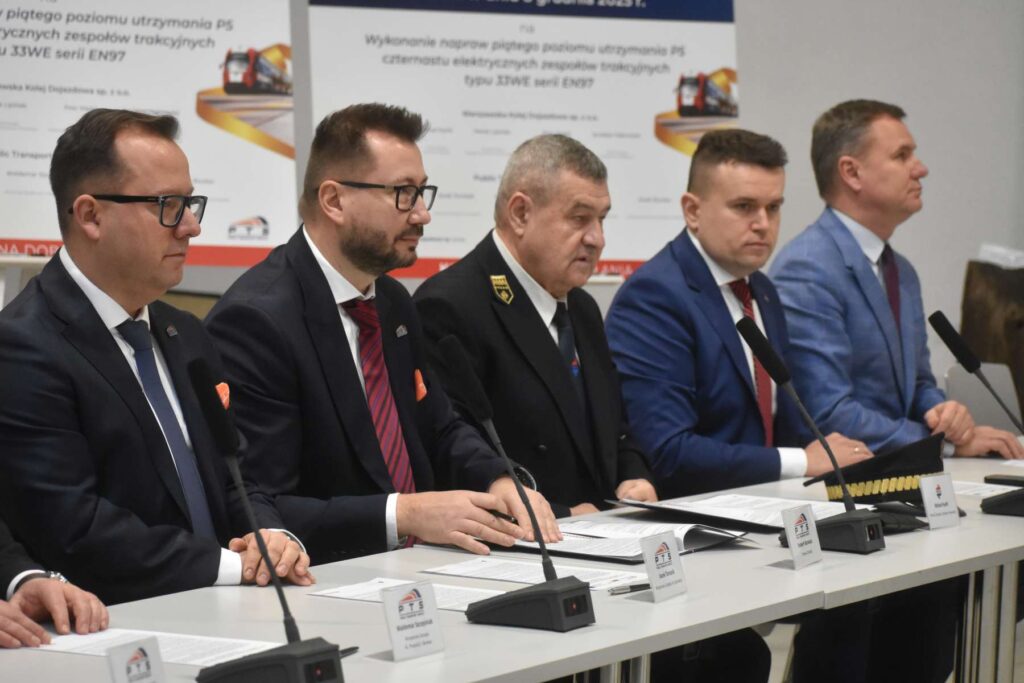 PTS wykona naprawy P5 14 pociągów EN97 WKD za 309,83 mln zł