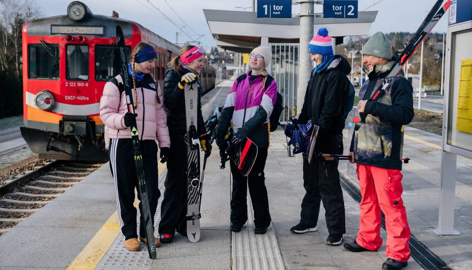 Kolej na ferie? „Jesteśmy przygotowani” – deklarują PLK i SOK oraz przypominają najważniejsze zasady