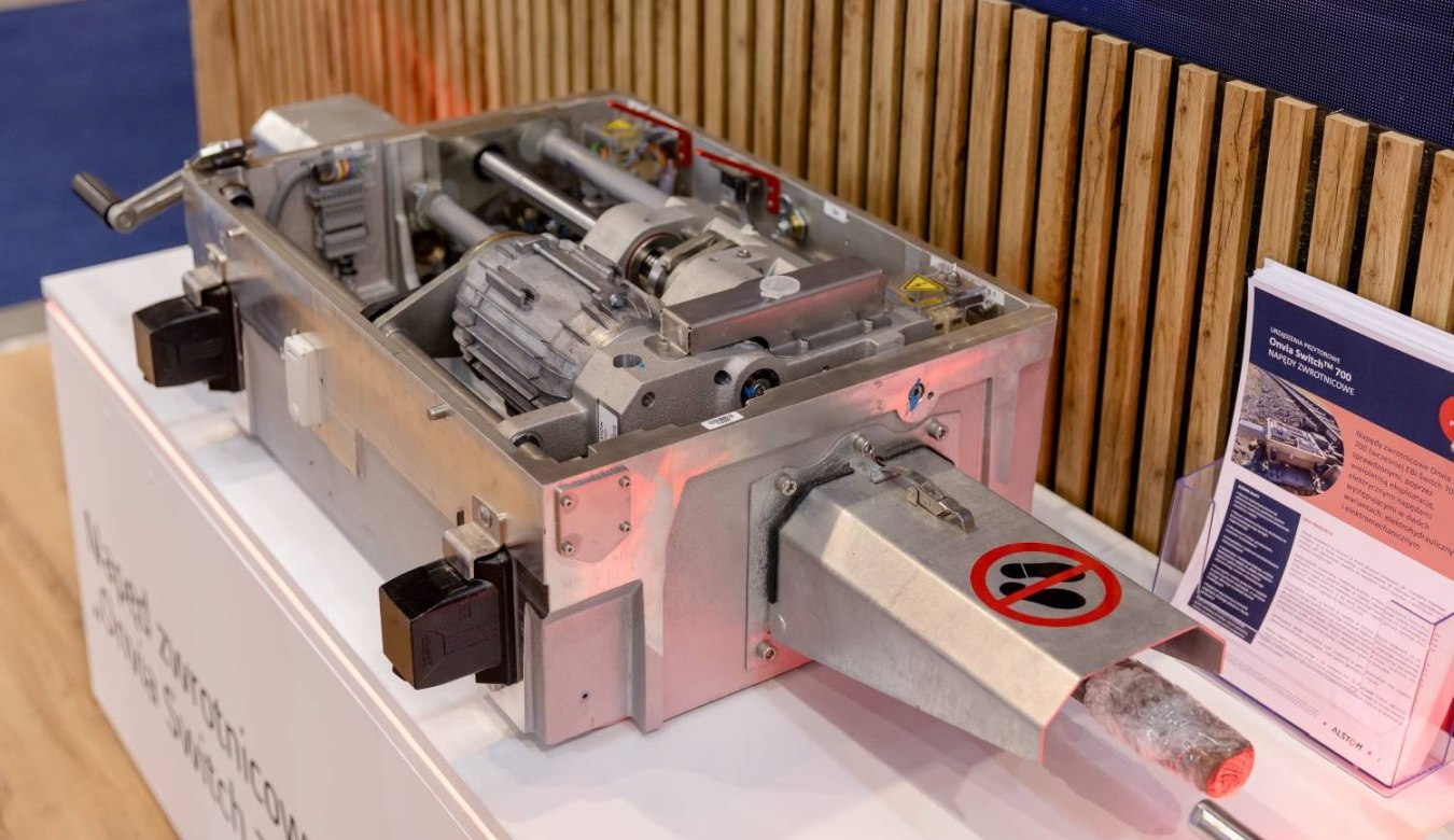 Alstom zajmie się utrzymaniem napędów zwrotnicowych PLK – umowa podpisana