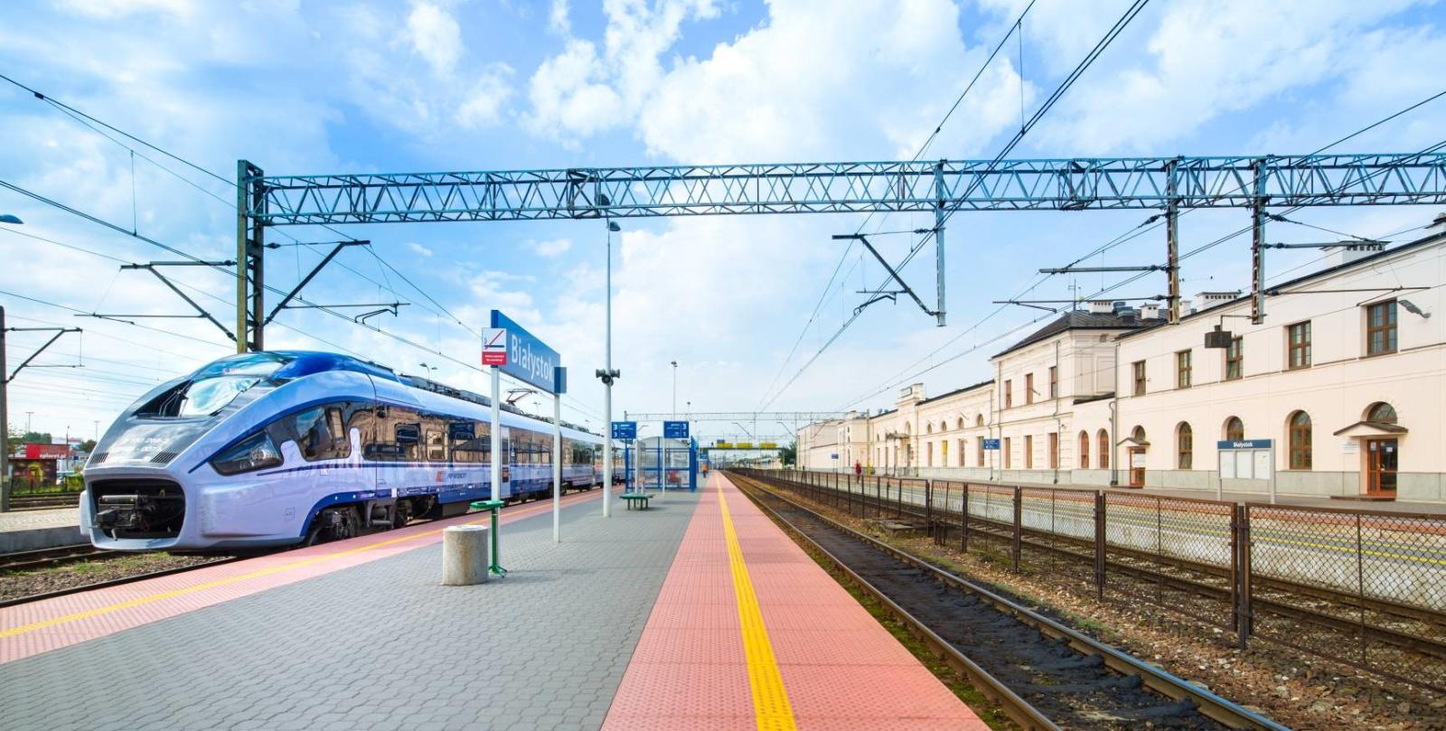 Inwestycje dworcowe, cyberbezpieczeństwo i wycofanie TLK – strategia Grupy PKP na lata 2026-2030