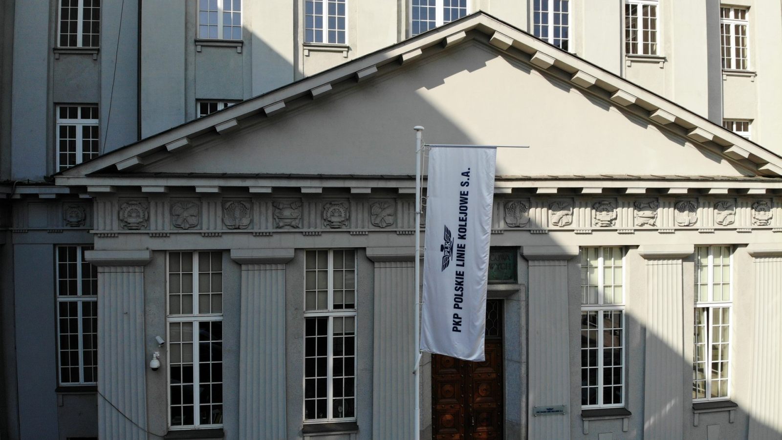 PLK podnoszą płace zasadnicze o 5,5%