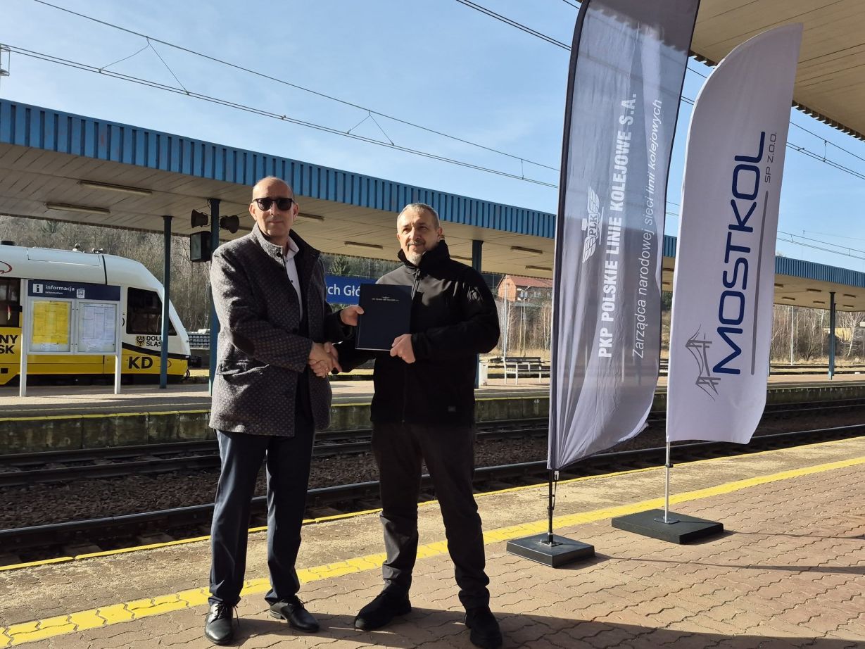 Unisław Śląski: Zabytkowy tunel kolejowy przejdzie gruntowną modernizację za 60 mln zł – umowa podpisana