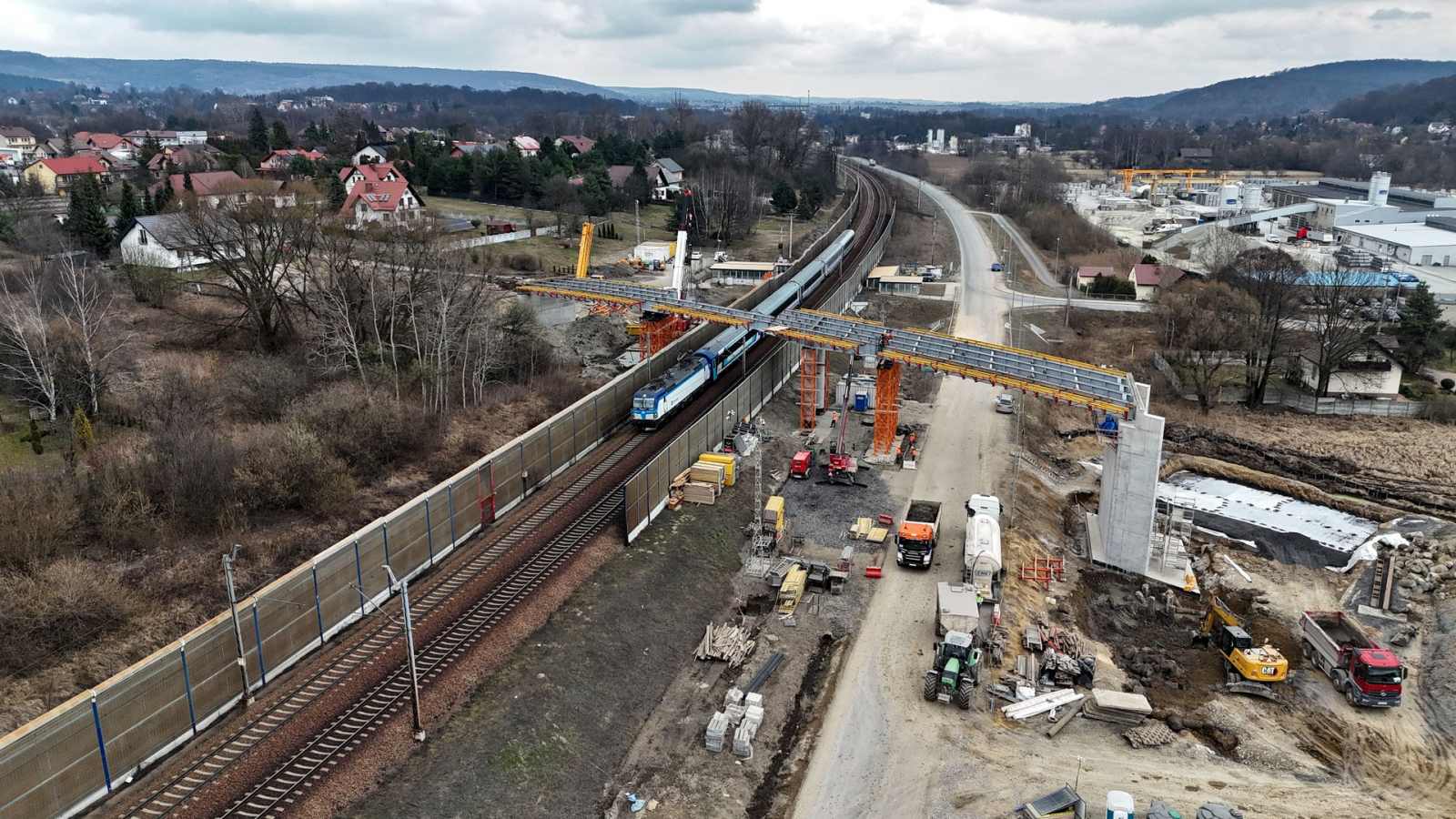 Przejazdy kolejowo-drogowe znikają z trasy Kraków – Katowice