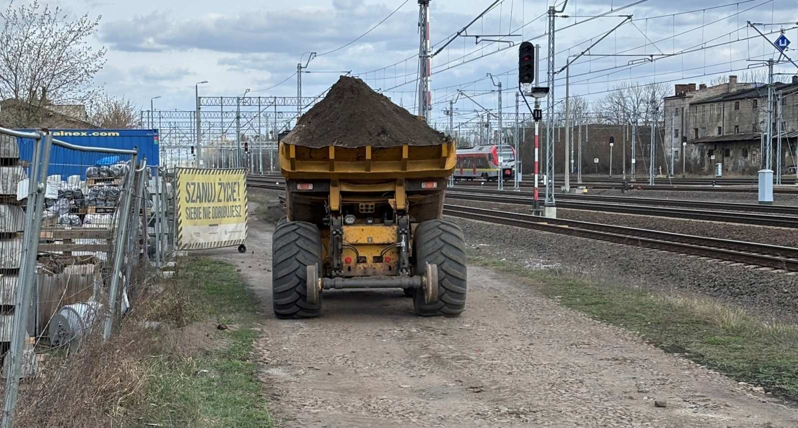 W rejonie stacji Skierniewice powstają parkingi za 2,3 mln zł
