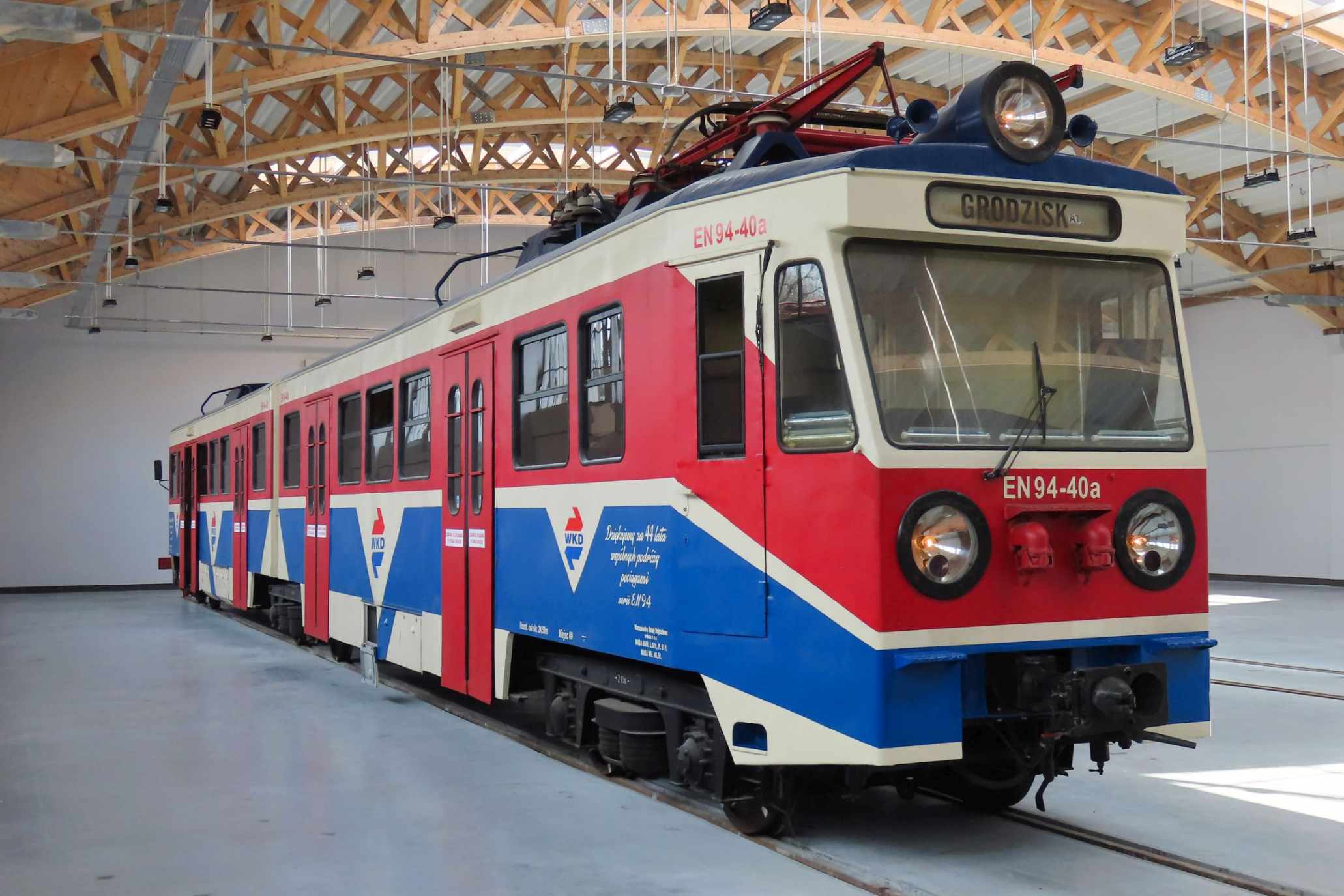 Minęła dekada od wycofania pociągów EN94 – historia wieloletniej służby w WKD