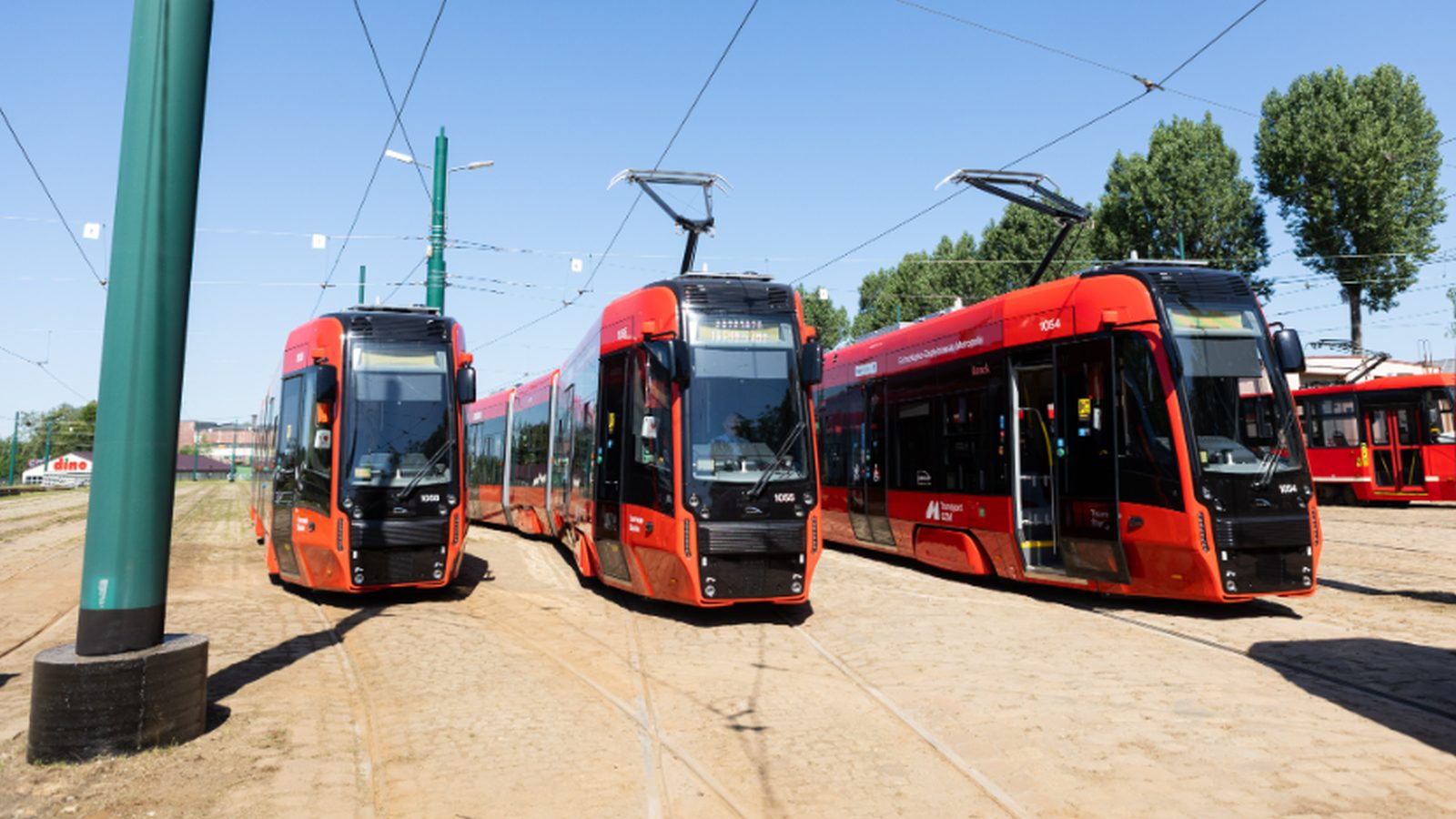 136 mln zł dofinansowania z KPO na 20 tramwajów dla GZM – umowa z CUPT podpisana