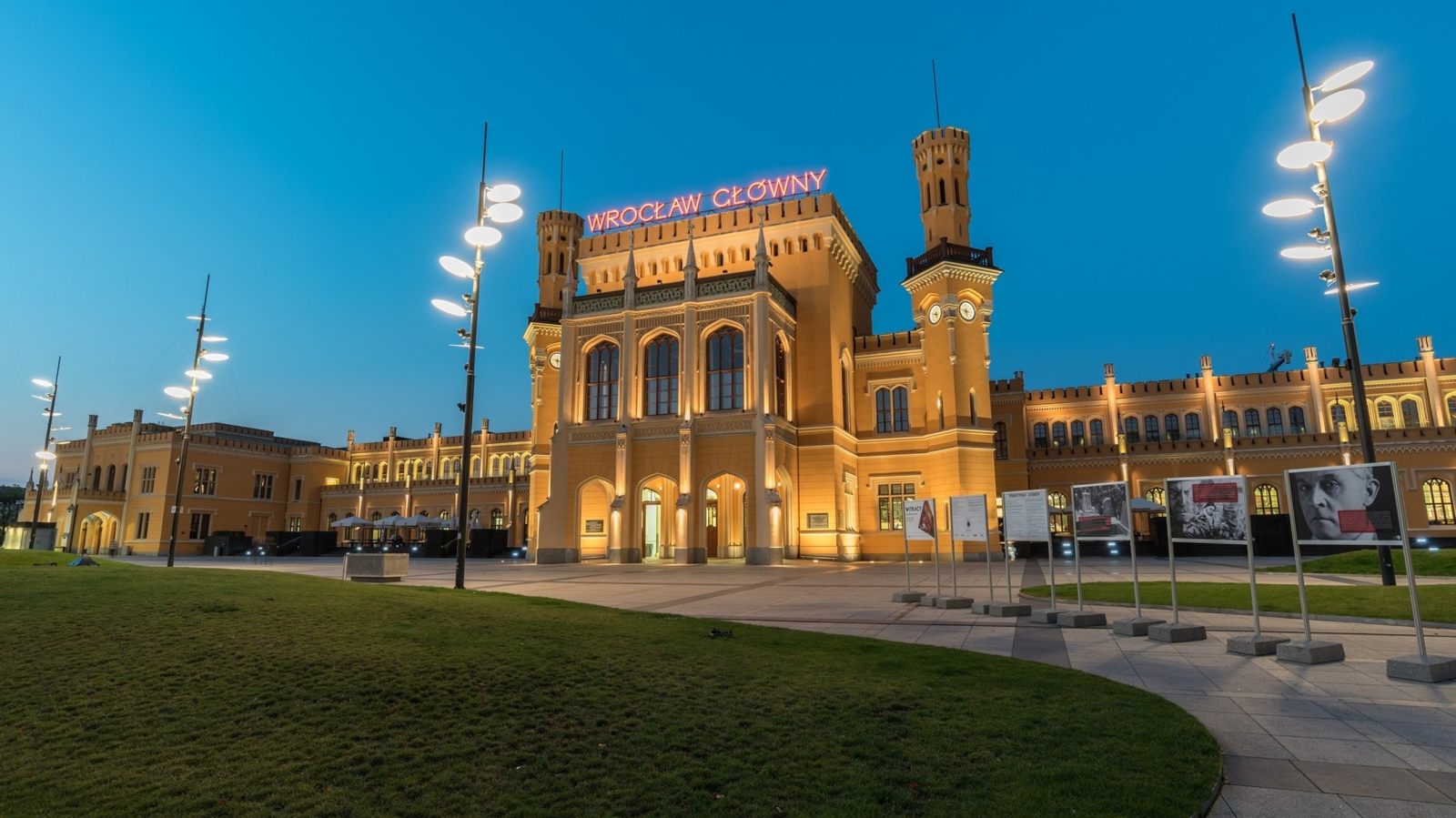 Teatr i kolej spotkają się na Dworcu Głównym we Wrocławiu